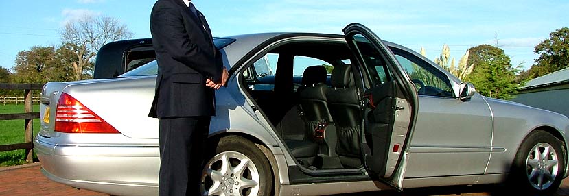 picture of a Chauffeur Driver with a Mercedes S Class
